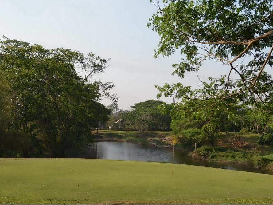 Huenkamfah Golfresort Mae Sot Exterior photo